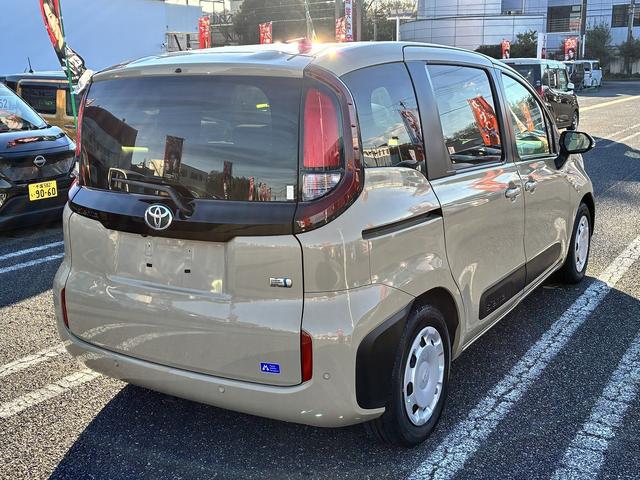 シエンタ ハイブリッドG 純正ナビ フルセグTV 衝突軽減 レーンキープアシスト Bluetooth接続 全周囲カメラ ETC コーナーセンサー アダプティブクルーズコントロール LEDヘッドライト 両側電動スライドドア(9枚目)