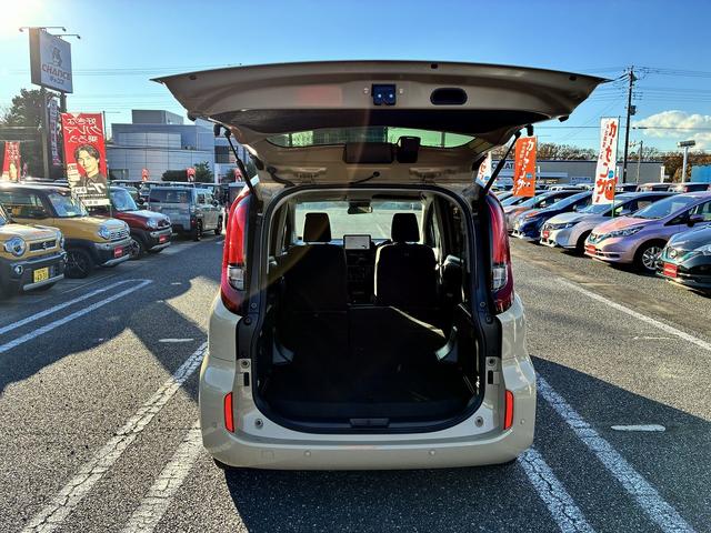 シエンタ ハイブリッドG 純正ナビ フルセグTV 衝突軽減 レーンキープアシスト Bluetooth接続 全周囲カメラ ETC コーナーセンサー アダプティブクルーズコントロール LEDヘッドライト 両側電動スライドドア(17枚目)