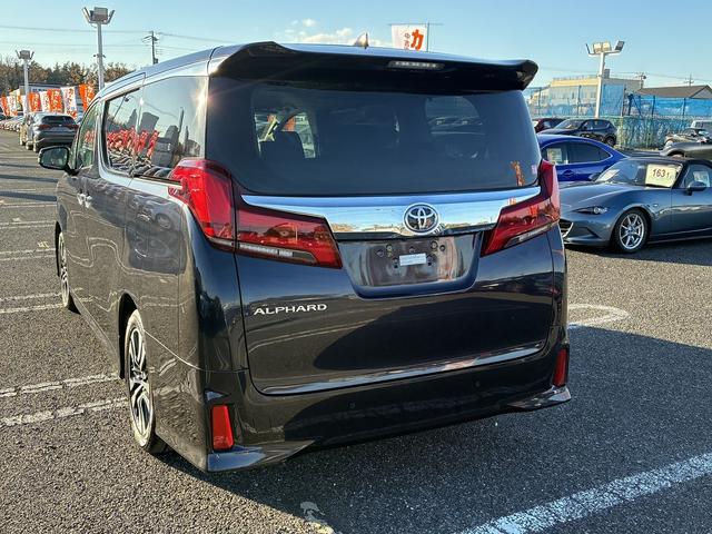 アルファード ２．５Ｓ　Ｃパッケージ　ＳＤナビゲーションシステム　フルセグテレビ　ＣＤ　ＤＶＤ　ＢＬＵＥＴＯＯＴＨ　ＵＳＢ　バックカメラ　全方位カメラ　スマートキー　プッシュスタート　ＥＴＣ　コーナーセンサー　両側電動スライドドア　ステリ（11枚目）