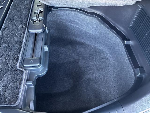 アルファード ２．５Ｓ　Ｃパッケージ　ＳＤナビゲーションシステム　フルセグテレビ　ＣＤ　ＤＶＤ　ＢＬＵＥＴＯＯＴＨ　ＵＳＢ　バックカメラ　全方位カメラ　スマートキー　プッシュスタート　ＥＴＣ　コーナーセンサー　両側電動スライドドア　ステリ（20枚目）