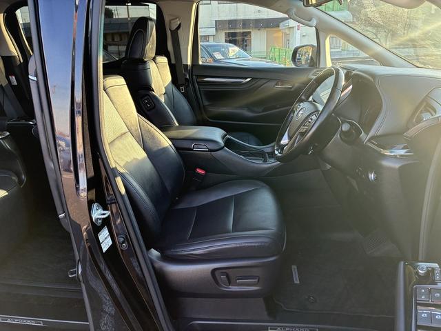 アルファード ２．５Ｓ　Ｃパッケージ　ＳＤナビゲーションシステム　フルセグテレビ　ＣＤ　ＤＶＤ　ＢＬＵＥＴＯＯＴＨ　ＵＳＢ　バックカメラ　全方位カメラ　スマートキー　プッシュスタート　ＥＴＣ　コーナーセンサー　両側電動スライドドア　ステリ（22枚目）