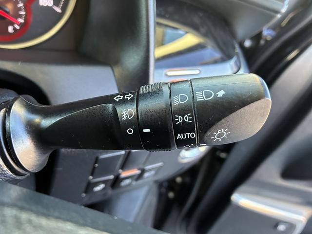 アルファード ２．５Ｓ　Ｃパッケージ　ＳＤナビゲーションシステム　フルセグテレビ　ＣＤ　ＤＶＤ　ＢＬＵＥＴＯＯＴＨ　ＵＳＢ　バックカメラ　全方位カメラ　スマートキー　プッシュスタート　ＥＴＣ　コーナーセンサー　両側電動スライドドア　ステリ（41枚目）