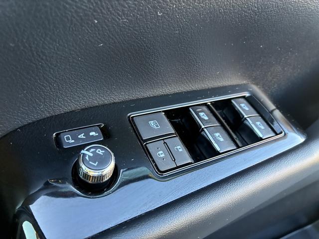 アルファード ２．５Ｓ　Ｃパッケージ　ＳＤナビゲーションシステム　フルセグテレビ　ＣＤ　ＤＶＤ　ＢＬＵＥＴＯＯＴＨ　ＵＳＢ　バックカメラ　全方位カメラ　スマートキー　プッシュスタート　ＥＴＣ　コーナーセンサー　両側電動スライドドア　ステリ（47枚目）