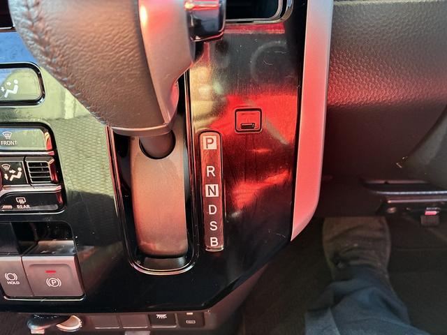 トール カスタムＧ　ナビ　フルセグＴＶ　　ＣＤ　ＤＶＤ　Ｂｌｕｅｔｏｏｔｈ　全周囲カメラ　ＥＴＣ　スマートキー　クルーズコントロール　両側電動スライドドア　純正アルミホイール（27枚目）