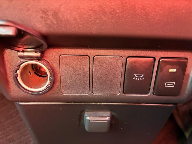 トール カスタムＧ　ナビ　フルセグＴＶ　　ＣＤ　ＤＶＤ　Ｂｌｕｅｔｏｏｔｈ　全周囲カメラ　ＥＴＣ　スマートキー　クルーズコントロール　両側電動スライドドア　純正アルミホイール（28枚目）