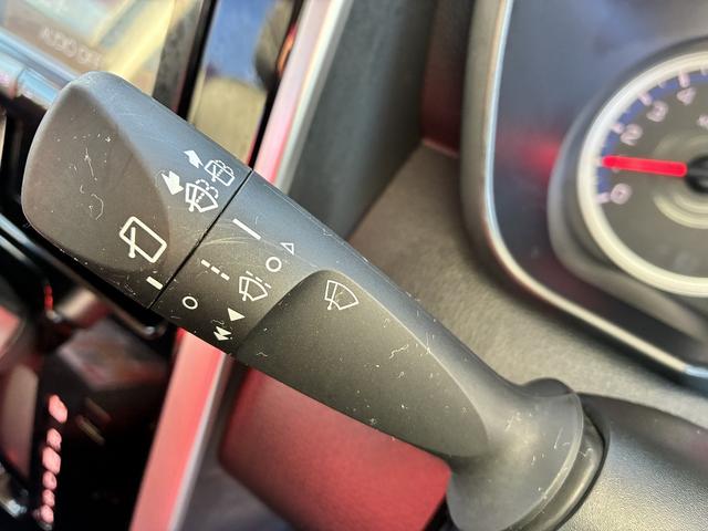 トール カスタムＧ　ナビ　フルセグＴＶ　　ＣＤ　ＤＶＤ　Ｂｌｕｅｔｏｏｔｈ　全周囲カメラ　ＥＴＣ　スマートキー　クルーズコントロール　両側電動スライドドア　純正アルミホイール（33枚目）