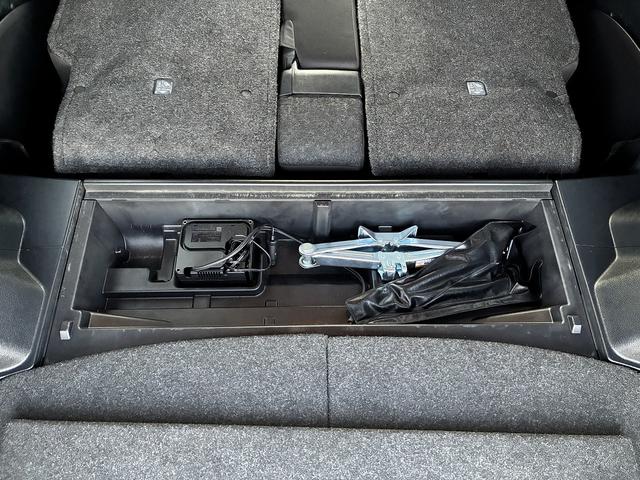 シエンタ ハイブリッドファンベースGセーフティーエディションII レーンアシスト 純正ナビ ワンセグTV CD/DVD Bluetooth バックカメラ ETC クルーズコントロール 電動格納ミラー 両側電動スライドドア オートライト オートハイビーム 三列シート(18枚目)