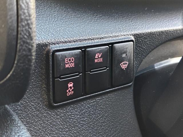 シエンタ ハイブリッドファンベースGセーフティーエディションII レーンアシスト 純正ナビ ワンセグTV CD/DVD Bluetooth バックカメラ ETC クルーズコントロール 電動格納ミラー 両側電動スライドドア オートライト オートハイビーム 三列シート(43枚目)