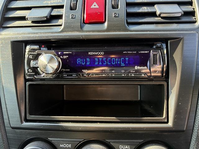 当店でお車をご購入いただき、さらに「有料保証」プランにご加入いただくと、特典としてオイル交換１０回分の無料チケットを差し上げます。