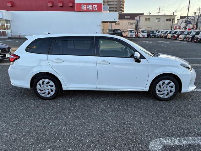 カローラフィールダー ハイブリッド EX SDナビゲーションシステム BLUETOOTH バックカメラ USB スマートキー プッシュスタート ETC 電動格納ドアミラー LEDヘッドライト オートライト オートエアコン Wエアーバック(8枚目)