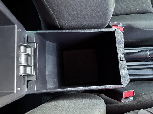 カローラフィールダー ハイブリッド EX SDナビゲーションシステム BLUETOOTH バックカメラ USB スマートキー プッシュスタート ETC 電動格納ドアミラー LEDヘッドライト オートライト オートエアコン Wエアーバック(24枚目)