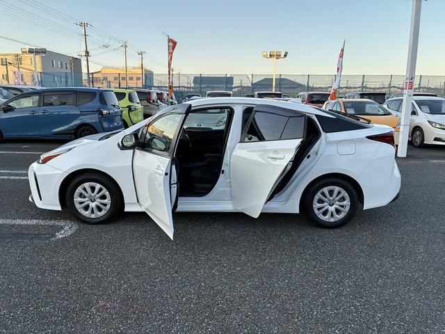 プリウス S SDナビゲーションシステム レーダーブレーキサポート レーンキープアシスト CD DVD バックカメラ スマートキー プッシュスタート ETC クルーズコントロール 電動格納ドアミラー LEDヘッドラ(13枚目)