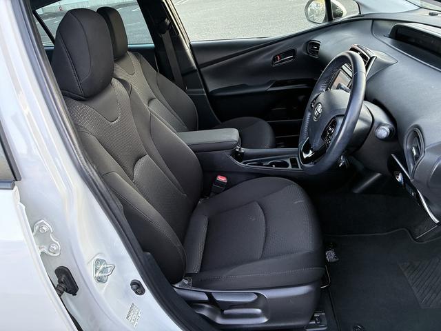 プリウス S SDナビゲーションシステム レーダーブレーキサポート レーンキープアシスト CD DVD バックカメラ スマートキー プッシュスタート ETC クルーズコントロール 電動格納ドアミラー LEDヘッドラ(22枚目)