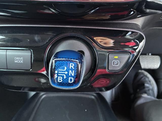 プリウス S SDナビゲーションシステム レーダーブレーキサポート レーンキープアシスト CD DVD バックカメラ スマートキー プッシュスタート ETC クルーズコントロール 電動格納ドアミラー LEDヘッドラ(28枚目)