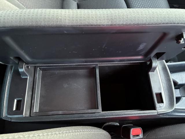 プリウス S SDナビゲーションシステム レーダーブレーキサポート レーンキープアシスト CD DVD バックカメラ スマートキー プッシュスタート ETC クルーズコントロール 電動格納ドアミラー LEDヘッドラ(31枚目)