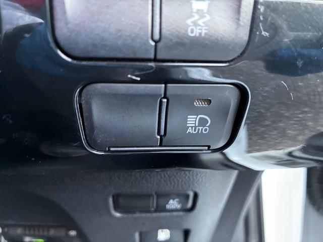 プリウス S SDナビゲーションシステム レーダーブレーキサポート レーンキープアシスト CD DVD バックカメラ スマートキー プッシュスタート ETC クルーズコントロール 電動格納ドアミラー LEDヘッドラ(41枚目)