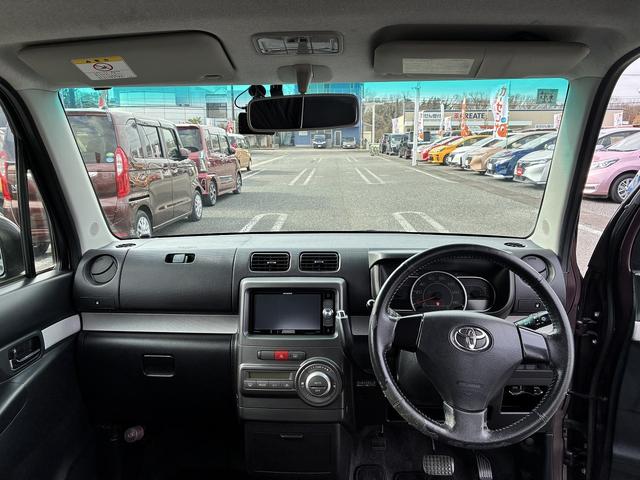 ピクシススペース カスタム　Ｇ　ＳＤナビ　ワンセグＴＶ　ＣＤ／ＤＶＤ　バックカメラ　オートエアコン　ＨＩＤ　電動格納ミラー　ＥＴＣ　アイドリングストップ　ドライブレコーダー　フルフラット　スマートキー　衝突安全ボディ　盗難防止（3枚目）