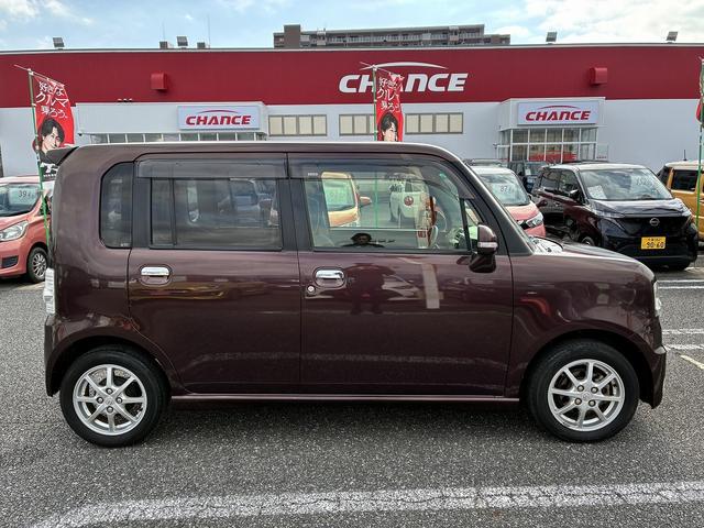 ピクシススペース カスタム　Ｇ　ＳＤナビ　ワンセグＴＶ　ＣＤ／ＤＶＤ　バックカメラ　オートエアコン　ＨＩＤ　電動格納ミラー　ＥＴＣ　アイドリングストップ　ドライブレコーダー　フルフラット　スマートキー　衝突安全ボディ　盗難防止（8枚目）