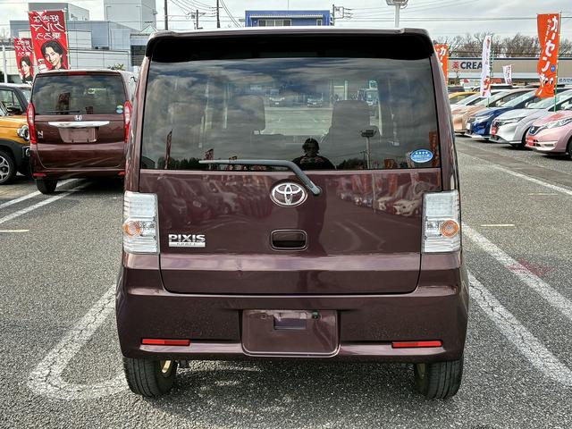 ピクシススペース カスタム　Ｇ　ＳＤナビ　ワンセグＴＶ　ＣＤ／ＤＶＤ　バックカメラ　オートエアコン　ＨＩＤ　電動格納ミラー　ＥＴＣ　アイドリングストップ　ドライブレコーダー　フルフラット　スマートキー　衝突安全ボディ　盗難防止（10枚目）
