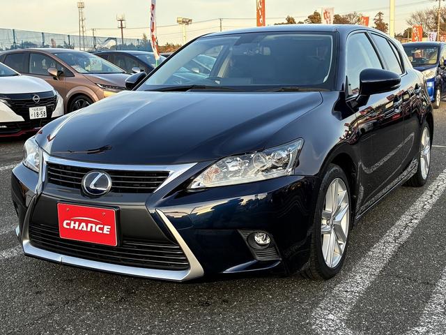 ＣＴ ＣＴ２００ｈ　バージョンＣ　メモリーナビ　フルセグＴＶ　ＣＤ／ＤＶＤ　Ｂｌｕｅｔｏｏｔｈ　バックカメラ　クルーズコントロール　シートヒーター　電動格納ミラー　オートライト　パワーシート　純正アルミホイール１７インチ　スマートキー（5枚目）