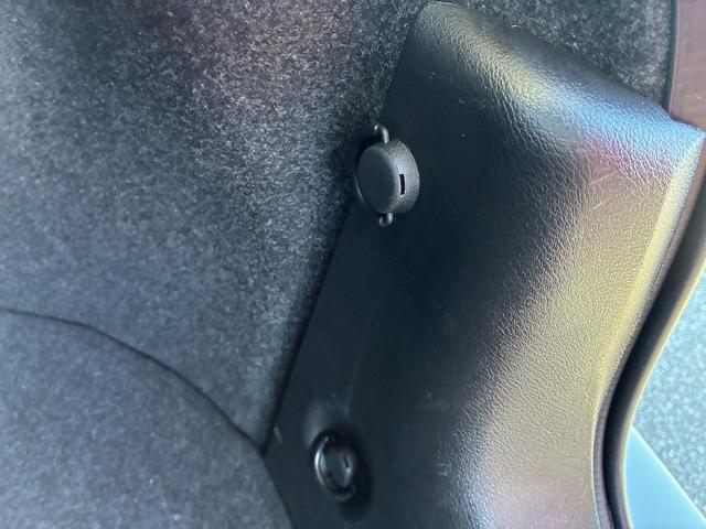 スカイライン ＧＴ　タイプＰ　ＳＤナビゲーションシステム　フルセグテレビ　ＣＤ　ＵＳＢ　スマートキー　プッシュスタート　ＥＴＣ　クルーズコントロール　前席シートヒーター　運転席パワーシート　電動格納ドアミラー　ＬＥＤヘッドライト（19枚目）