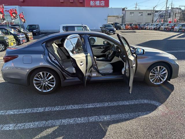 スカイライン ＧＴ　タイプＰ　ＳＤナビゲーションシステム　フルセグテレビ　ＣＤ　ＵＳＢ　スマートキー　プッシュスタート　ＥＴＣ　クルーズコントロール　前席シートヒーター　運転席パワーシート　電動格納ドアミラー　ＬＥＤヘッドライト（21枚目）