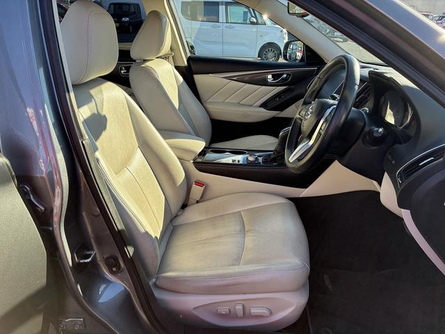 スカイライン ＧＴ　タイプＰ　ＳＤナビゲーションシステム　フルセグテレビ　ＣＤ　ＵＳＢ　スマートキー　プッシュスタート　ＥＴＣ　クルーズコントロール　前席シートヒーター　運転席パワーシート　電動格納ドアミラー　ＬＥＤヘッドライト（23枚目）