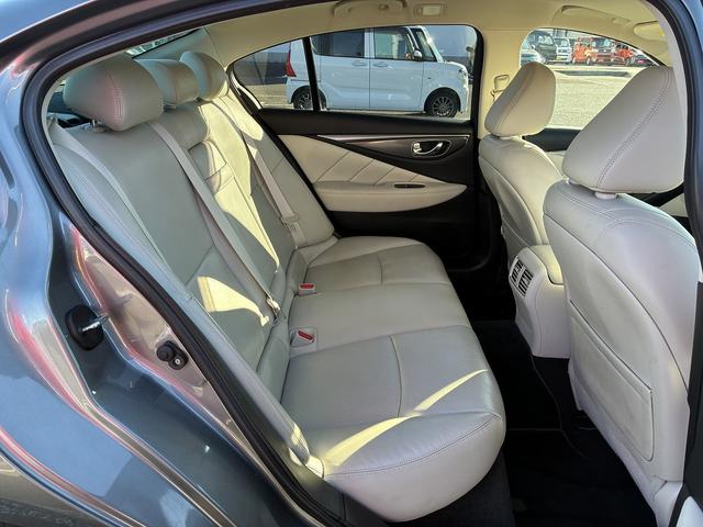 スカイライン ＧＴ　タイプＰ　ＳＤナビゲーションシステム　フルセグテレビ　ＣＤ　ＵＳＢ　スマートキー　プッシュスタート　ＥＴＣ　クルーズコントロール　前席シートヒーター　運転席パワーシート　電動格納ドアミラー　ＬＥＤヘッドライト（27枚目）