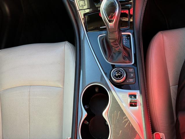 スカイライン ＧＴ　タイプＰ　ＳＤナビゲーションシステム　フルセグテレビ　ＣＤ　ＵＳＢ　スマートキー　プッシュスタート　ＥＴＣ　クルーズコントロール　前席シートヒーター　運転席パワーシート　電動格納ドアミラー　ＬＥＤヘッドライト（31枚目）