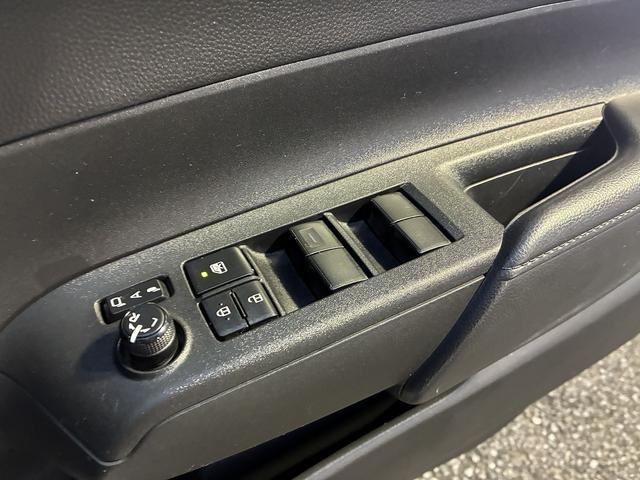 アクア Ｘ　メモリーナビ　衝突軽減　レーンキープアシスト　Ｂｌｕｅｔｏｏｔｈ接続　全周囲カメラ　スマートキープッシュスタート　ＥＴＣ　クルーズコントロール　電格ミラー　ＬＥＤヘッドライト　オートライト（40枚目）