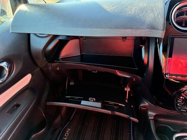 ノート ｅ－パワー　Ｘ　ＳＤナビゲーションシステム　フルセグテレビ　ＣＤ　ＤＶＤ　ＢＬＵＥＴＯＯＴＨ　バックカメラ　アラウンドビューモニター　デジタルインナーミラー　スマートキー　プッシュスタート　コーナーセンサー　電格ミラ（25枚目）