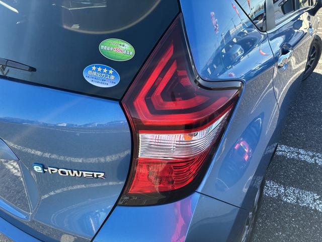 ノート ｅ－パワー　Ｘ　ＳＤナビゲーションシステム　フルセグテレビ　ＣＤ　ＤＶＤ　ＢＬＵＥＴＯＯＴＨ　バックカメラ　アラウンドビューモニター　デジタルインナーミラー　スマートキー　プッシュスタート　コーナーセンサー　電格ミラ（53枚目）