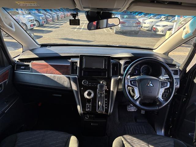 デリカＤ：５ Ｇ　パワーパッケージ　ＳＤナビゲーションシステム　ワンセグテレビ　ＣＤ　ＢＬＵＥＴＯＯＴＨ　バックカメラ　スマートキー　プッシュスタート　クルーズコントロール　前席シートヒーター　電動格納ドアミラー　両側電動スライドドア（3枚目）