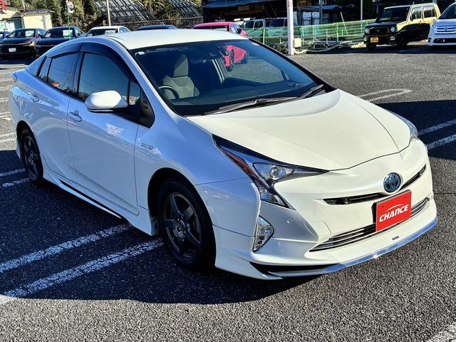 プリウス Ｓセーフティプラス　ＳＤナビゲーションシステム　フルセグテレビ　ＣＤ　ＢＬＵＥＴＯＯＴＨ　バックカメラ　スマートキー　プッシュスタート　ＥＴＣ２．０　クルーズコントロール　電動格納ドアミラー　ＬＥＤヘッドライト　アルミ（7枚目）