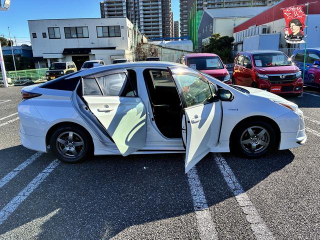 プリウス Ｓセーフティプラス　ＳＤナビゲーションシステム　フルセグテレビ　ＣＤ　ＢＬＵＥＴＯＯＴＨ　バックカメラ　スマートキー　プッシュスタート　ＥＴＣ２．０　クルーズコントロール　電動格納ドアミラー　ＬＥＤヘッドライト　アルミ（21枚目）