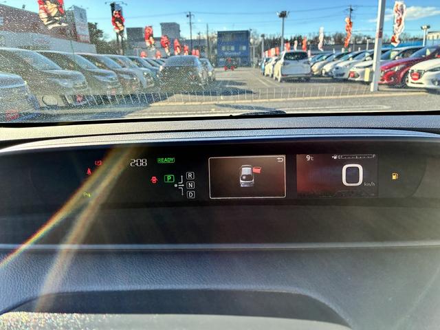 プリウス Ｓセーフティプラス　ＳＤナビゲーションシステム　フルセグテレビ　ＣＤ　ＢＬＵＥＴＯＯＴＨ　バックカメラ　スマートキー　プッシュスタート　ＥＴＣ２．０　クルーズコントロール　電動格納ドアミラー　ＬＥＤヘッドライト　アルミ（24枚目）