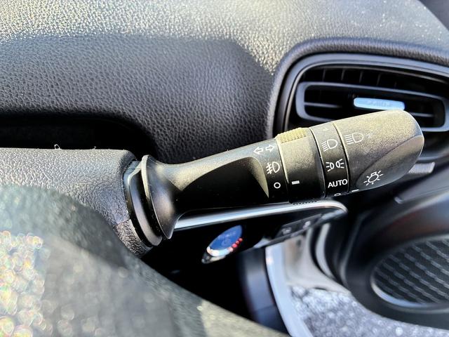 プリウス Ｓセーフティプラス　ＳＤナビゲーションシステム　フルセグテレビ　ＣＤ　ＢＬＵＥＴＯＯＴＨ　バックカメラ　スマートキー　プッシュスタート　ＥＴＣ２．０　クルーズコントロール　電動格納ドアミラー　ＬＥＤヘッドライト　アルミ（32枚目）