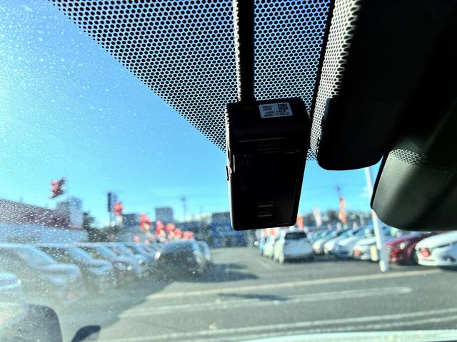 プリウス Ｓセーフティプラス　ＳＤナビゲーションシステム　フルセグテレビ　ＣＤ　ＢＬＵＥＴＯＯＴＨ　バックカメラ　スマートキー　プッシュスタート　ＥＴＣ２．０　クルーズコントロール　電動格納ドアミラー　ＬＥＤヘッドライト　アルミ（44枚目）