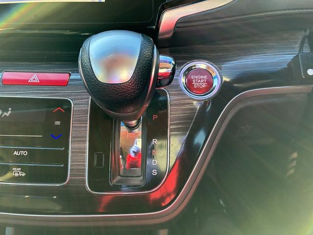 オデッセイ アブソルート・Ｘホンダセンシングアドバンスドパッケジ　ＳＤナビゲーションシステム　フルセグテレビ　ＣＤ　ＢＬＵＥＴＯＯＴＨ　バックカメラ　フロントカメラ　アイドリングストップ　スマートキー　プッシュスタート　ＥＴＣ　ＬＥＤヘッドライト　フォグランプ（27枚目）