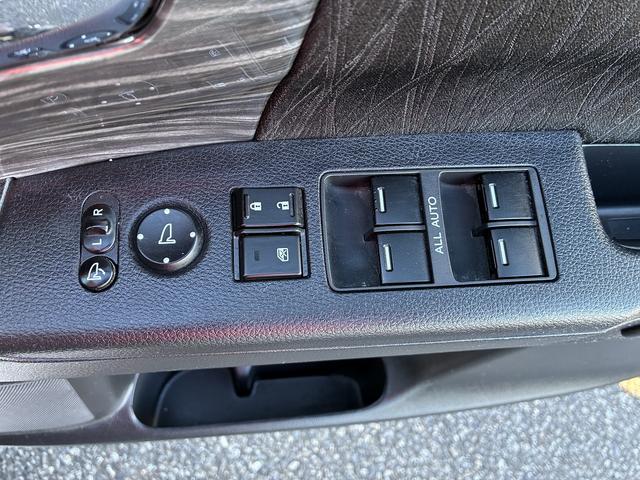 オデッセイ アブソルート・Ｘホンダセンシングアドバンスドパッケジ　ＳＤナビゲーションシステム　フルセグテレビ　ＣＤ　ＢＬＵＥＴＯＯＴＨ　バックカメラ　フロントカメラ　アイドリングストップ　スマートキー　プッシュスタート　ＥＴＣ　ＬＥＤヘッドライト　フォグランプ（45枚目）