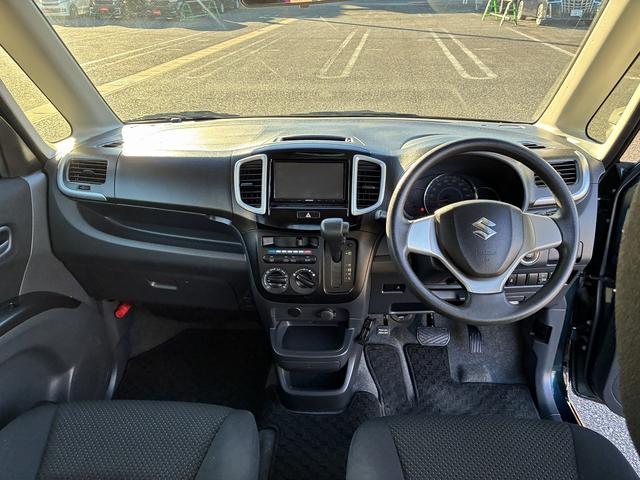 ソリオ Ｇリミテッド　ＳＤナビゲーションシステム　ワンセグテレビ　ＣＤ　スマートキー　プッシュスタート　ＥＴＣ　電動格納ドアミラー　助手席側電動スライドドア　運転席エアーバック　助手席側エアーバック　パワーステアリング（3枚目）