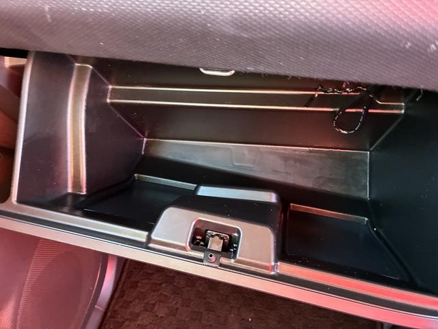 ソリオ Ｇリミテッド　ＳＤナビゲーションシステム　ワンセグテレビ　ＣＤ　スマートキー　プッシュスタート　ＥＴＣ　電動格納ドアミラー　助手席側電動スライドドア　運転席エアーバック　助手席側エアーバック　パワーステアリング（30枚目）