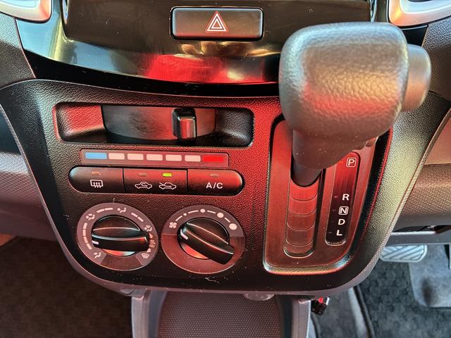 ソリオ Ｇリミテッド　ＳＤナビゲーションシステム　ワンセグテレビ　ＣＤ　スマートキー　プッシュスタート　ＥＴＣ　電動格納ドアミラー　助手席側電動スライドドア　運転席エアーバック　助手席側エアーバック　パワーステアリング（34枚目）