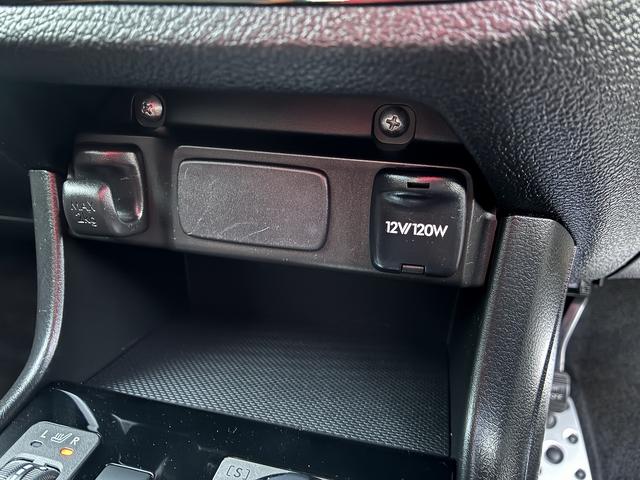 エクシーガクロスオーバー７ Ｘ－ブレイク　衝突軽減　社外ナビ　フルセグＴＶ　ＣＤ　Ｂｌｕｅｔｏｏｔｈ　バックカメラ　スマートキー　プッシュスタート　ＥＴＣ　クルーズコントロール　電動格納ミラー　パワーシート　純正アルミホイール１７インチ（29枚目）