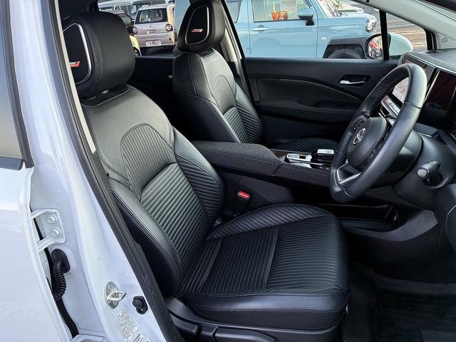 オーラ Ｇ　レザーエディション　レーンアシスト　ブラインドスポットモニター　フロアマット　純正ナビ　フルセグＴＶ　Ｂｌｕｅｔｏｏｔｈ　バック／サイド／フロントカメラ　ＥＴＣ　コーナーセンサー　クルーズコントロールアダプティブ　ＬＥＤ（22枚目）