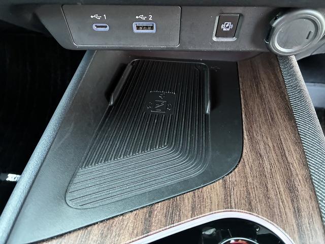 オーラ Ｇ　レザーエディション　レーンアシスト　ブラインドスポットモニター　フロアマット　純正ナビ　フルセグＴＶ　Ｂｌｕｅｔｏｏｔｈ　バック／サイド／フロントカメラ　ＥＴＣ　コーナーセンサー　クルーズコントロールアダプティブ　ＬＥＤ（30枚目）