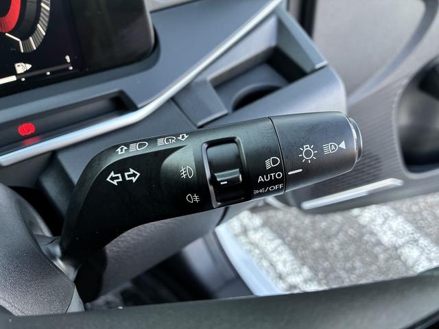 オーラ Ｇ　レザーエディション　レーンアシスト　ブラインドスポットモニター　フロアマット　純正ナビ　フルセグＴＶ　Ｂｌｕｅｔｏｏｔｈ　バック／サイド／フロントカメラ　ＥＴＣ　コーナーセンサー　クルーズコントロールアダプティブ　ＬＥＤ（38枚目）