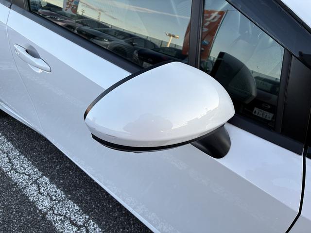 オーラ Ｇ　レザーエディション　レーンアシスト　ブラインドスポットモニター　フロアマット　純正ナビ　フルセグＴＶ　Ｂｌｕｅｔｏｏｔｈ　バック／サイド／フロントカメラ　ＥＴＣ　コーナーセンサー　クルーズコントロールアダプティブ　ＬＥＤ（51枚目）