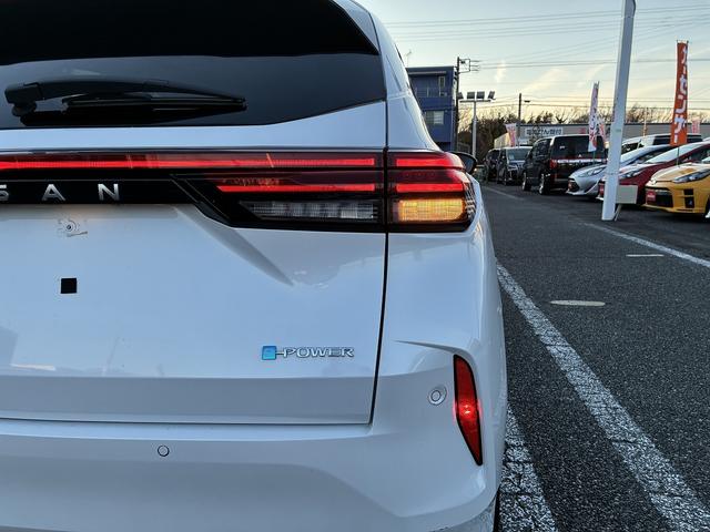 オーラ Ｇ　レザーエディション　レーンアシスト　ブラインドスポットモニター　フロアマット　純正ナビ　フルセグＴＶ　Ｂｌｕｅｔｏｏｔｈ　バック／サイド／フロントカメラ　ＥＴＣ　コーナーセンサー　クルーズコントロールアダプティブ　ＬＥＤ（53枚目）