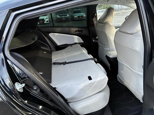 プリウスＰＨＶ Ａナビパッケージ　Ｗ／サイドエアバック　衝突軽減　レーンアシスト　ブラインドスポットモニター　フロアマット　純正ナビ　フルセグＴＶ　Ｂｌｕｅｔｏｏｔｈ　バック／サイド／フロントカメラ　ＥＴＣ２．０　オートハイビーム（26枚目）